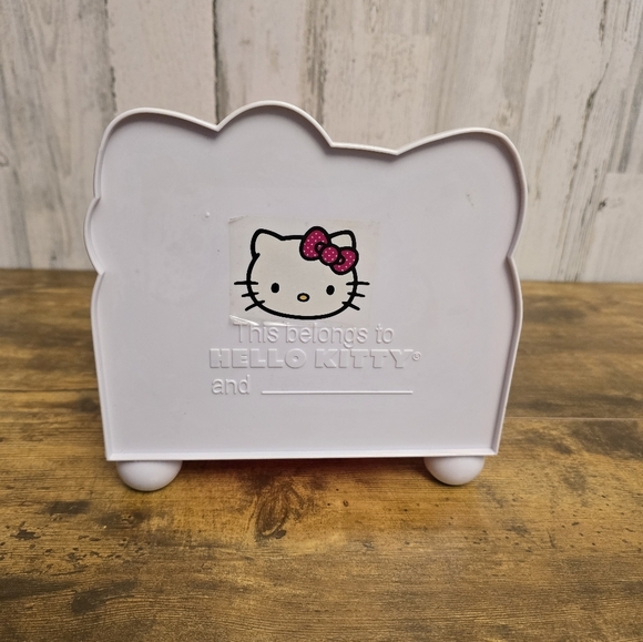 Hello Kitty Red and White Bow 13 Inch Doll Bed - Picture 3 of 7